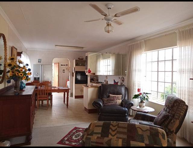 3 BEDROOM TOWNHOUSE FOR SALE IN CULEMBORG PARK